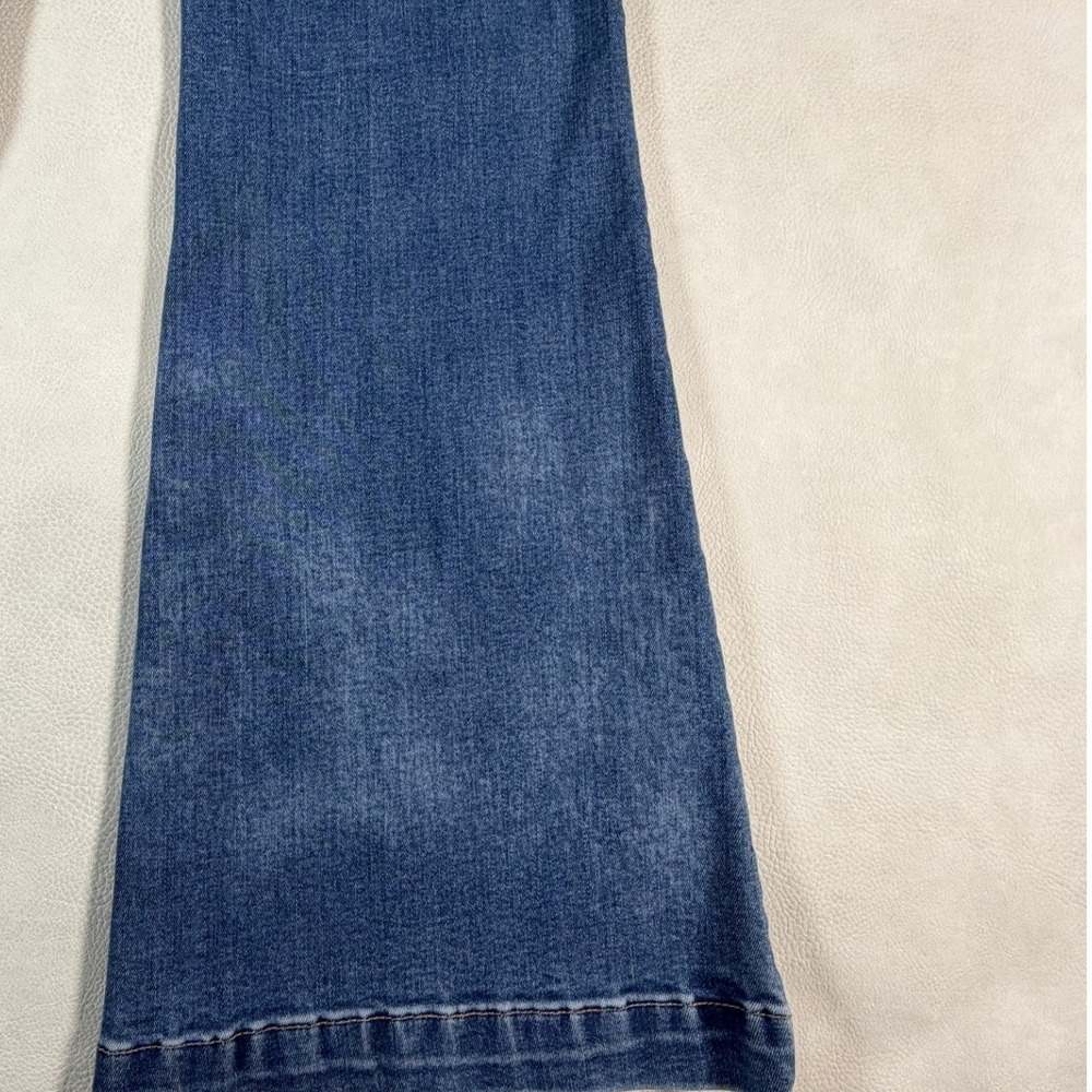 American Eagle Size 6 Super Low Rise Flare Jeans Medium Wash Next Level Stretch - Picture 9 of 11